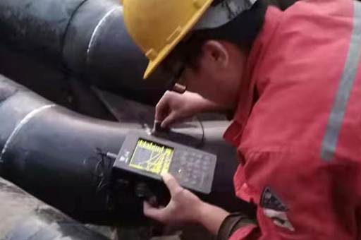 <a href=http://www.eb999.cn/e/tags/htag.php?tag=jinan target=_blank class=infotextkey>濟(jì)南</a>不銹鋼壓縮空氣管道安裝現(xiàn)場(chǎng)